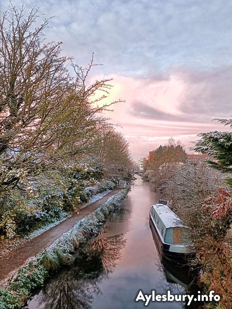 A chilly morning, taken at High St road bridge